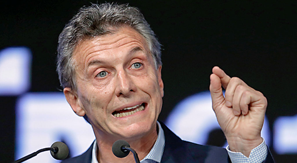 Argentinas nytillträdde president Mauricio Macri har hittills sparkat 20 000 offentliganställda i landet.