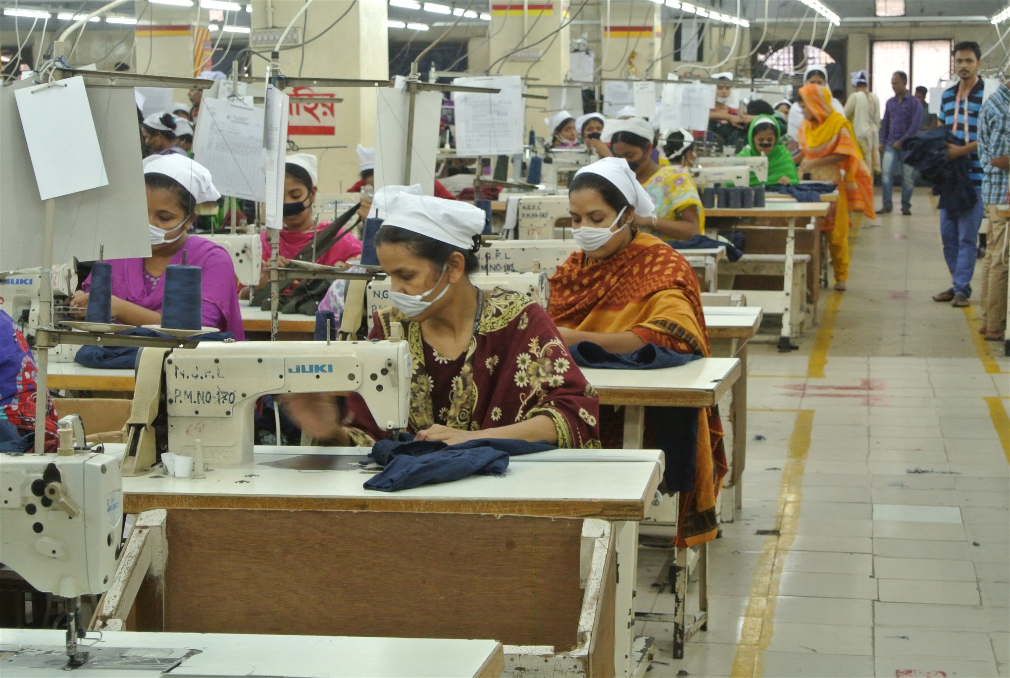 EU-länder köper cirka 60 procent av Bangladeshs klädproduktion.