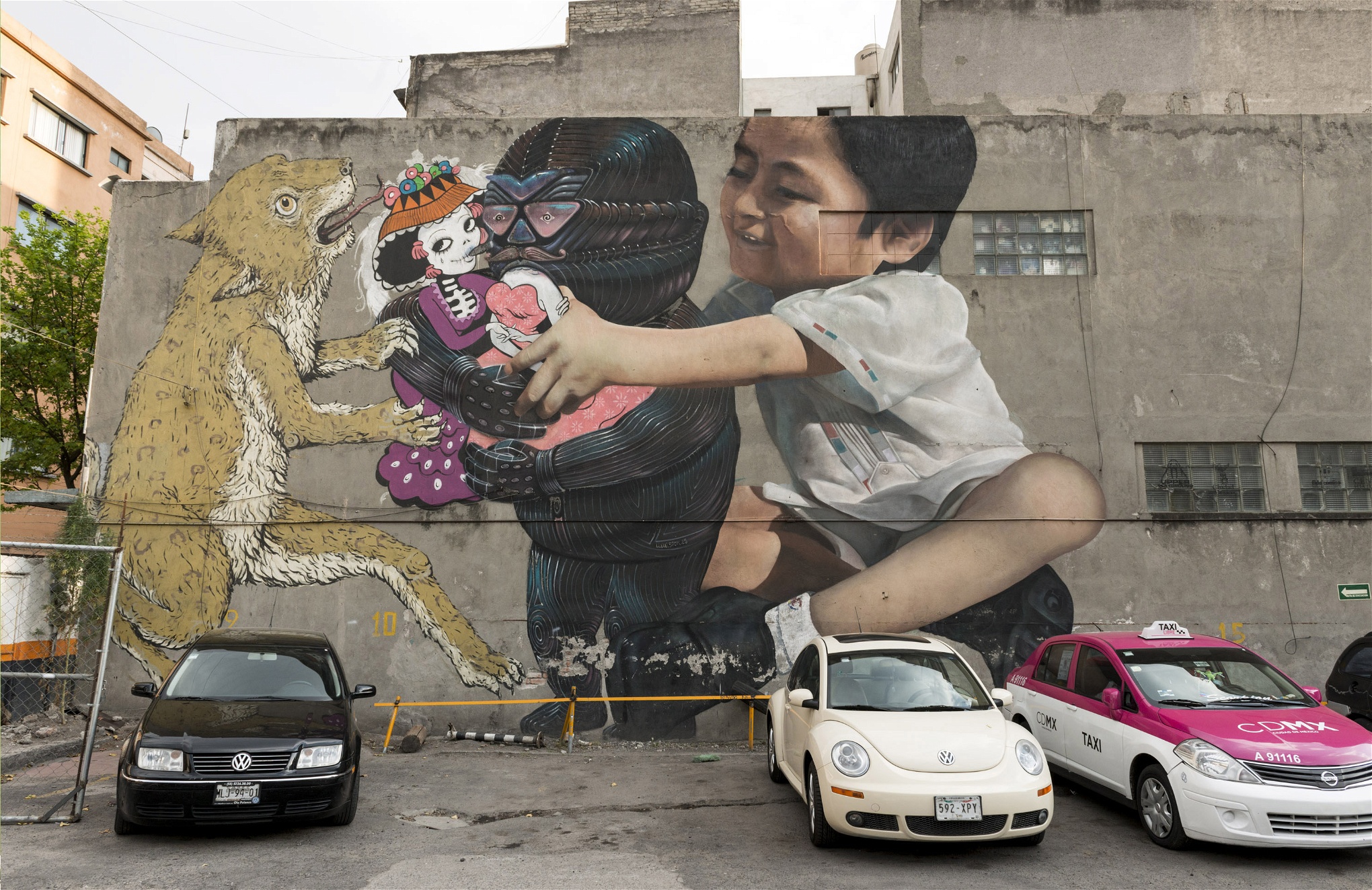 En av Mexico Citys innerstads första moderna muraler, från 2010, är ett samarbete mellan fem olika konstnärer.
