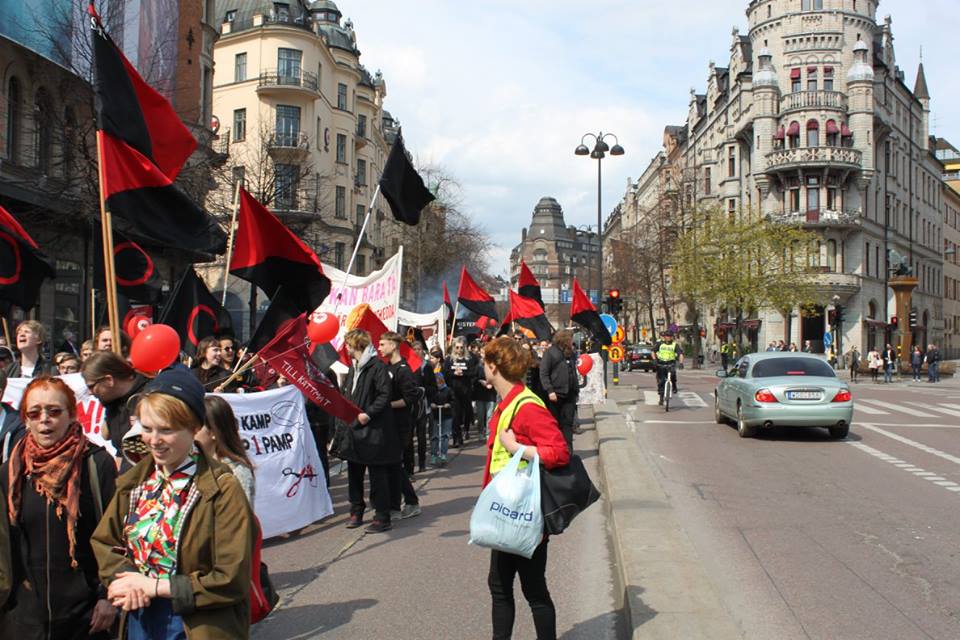 Den syndikalistiska demonstrationen genom Stockholm tågade från Sergels torg via Östermalm (bilden) och vidare till Stortorget i Gamla stan.