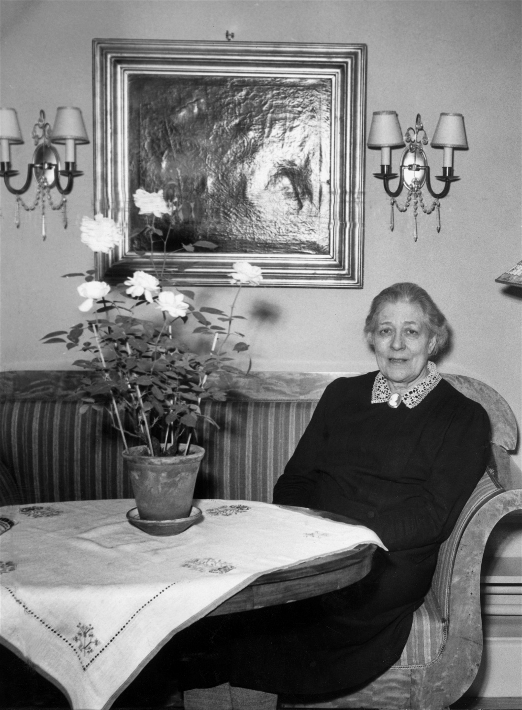 Tyra Kleen, författare och konstnär, dagarna inför sin 70- årsdag 1944. Hon är en av de kvinnor som uppmärksammas i senaste numret av Historiskan.