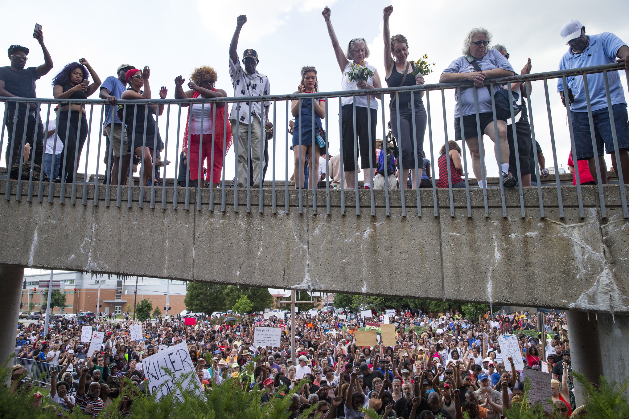 Demonstranter samlas innan avmarsch i Black Lives Matter-demonstrationen i Cincinnati den 10 juli.