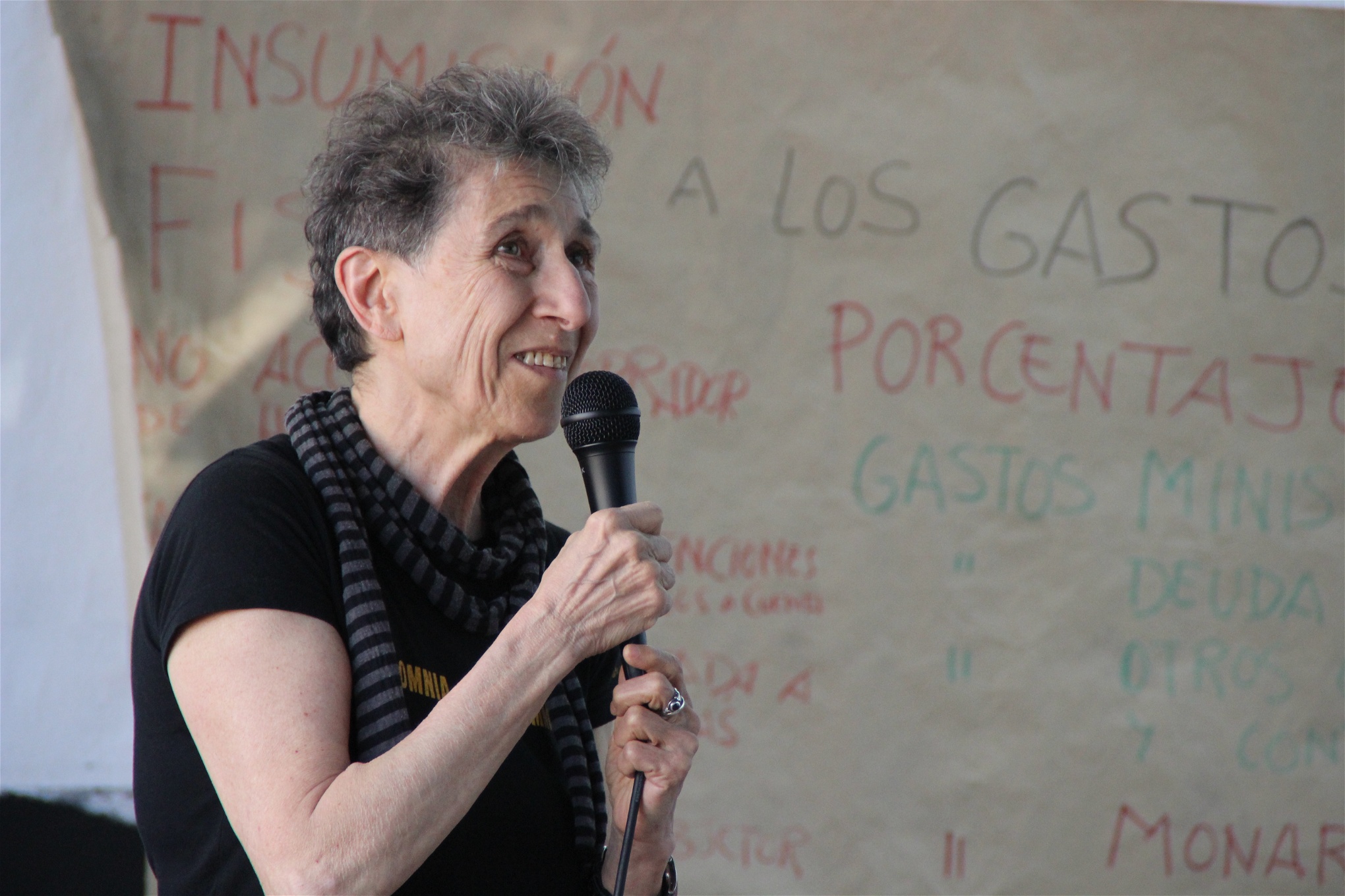Silvia Federici under en utfrågning på museet MACBA i Barcelona.