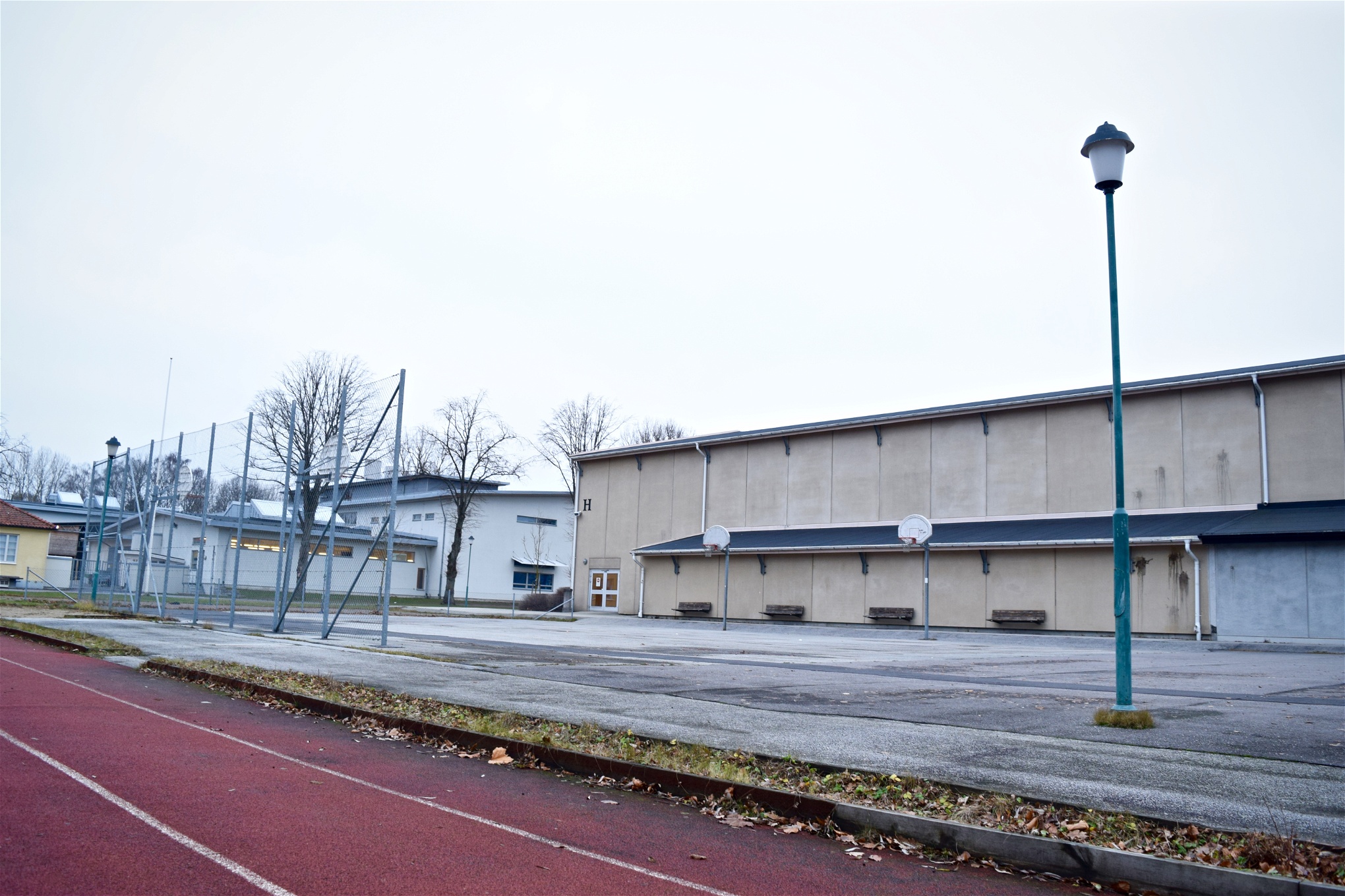 Sedan 1988 har Vipans gymnasium i Lund, inhyst i ett gammalt mentalsjukhus, funnits. 