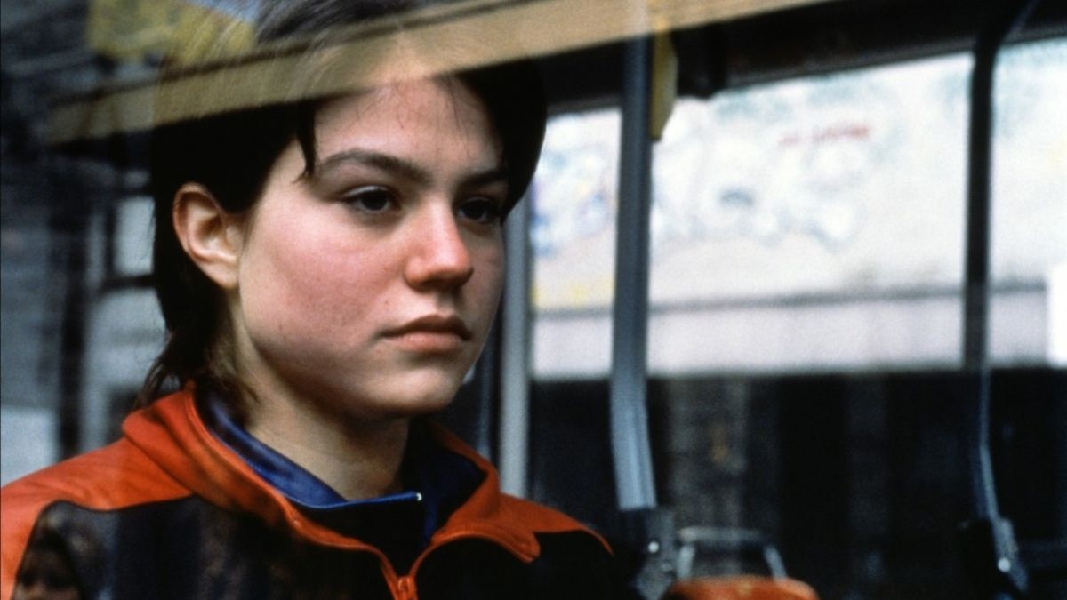 Émilie Dequenne, som spelar huvudrollen i filmen Rosetta (1999) hade aldrig spelat i en film tidigare när hon upptäcktes av bröderna Dardenne. 