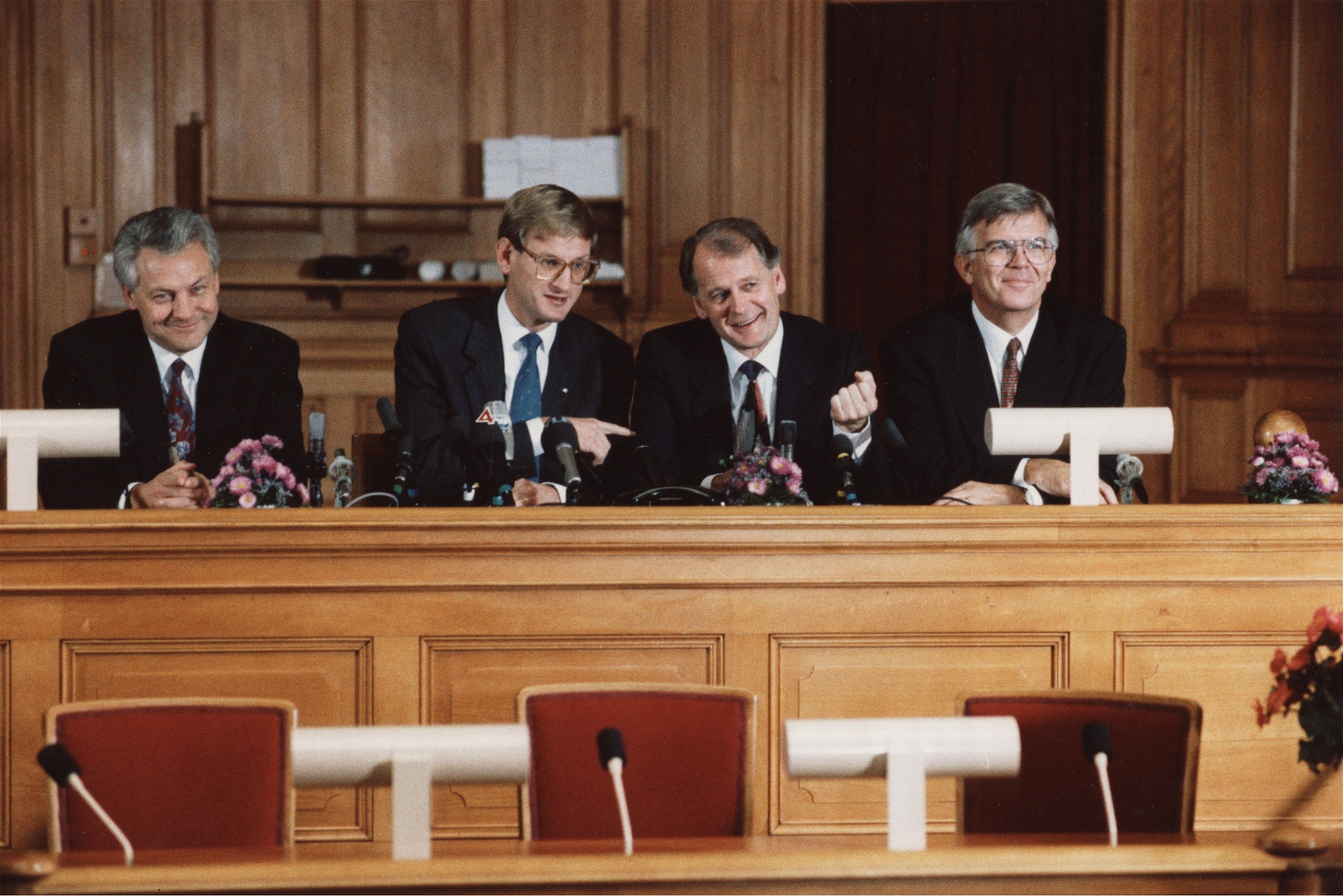 Den nytillträdda borgerliga regeringen Bildts första åtgärd 1991 var att avskaffa bostadsdepartementet – symbolen för den centraliserade bostadspolitiken.