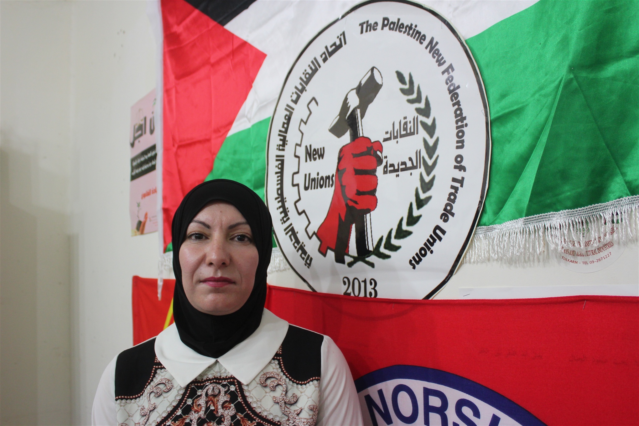 Fatneh Abu Nasser är medlem i Förbundet för frivillig­organisationsanställda. Hon har varit arbetslös sedan 2010 och sitter med i federationen Nya förbundets kvinnosektion.