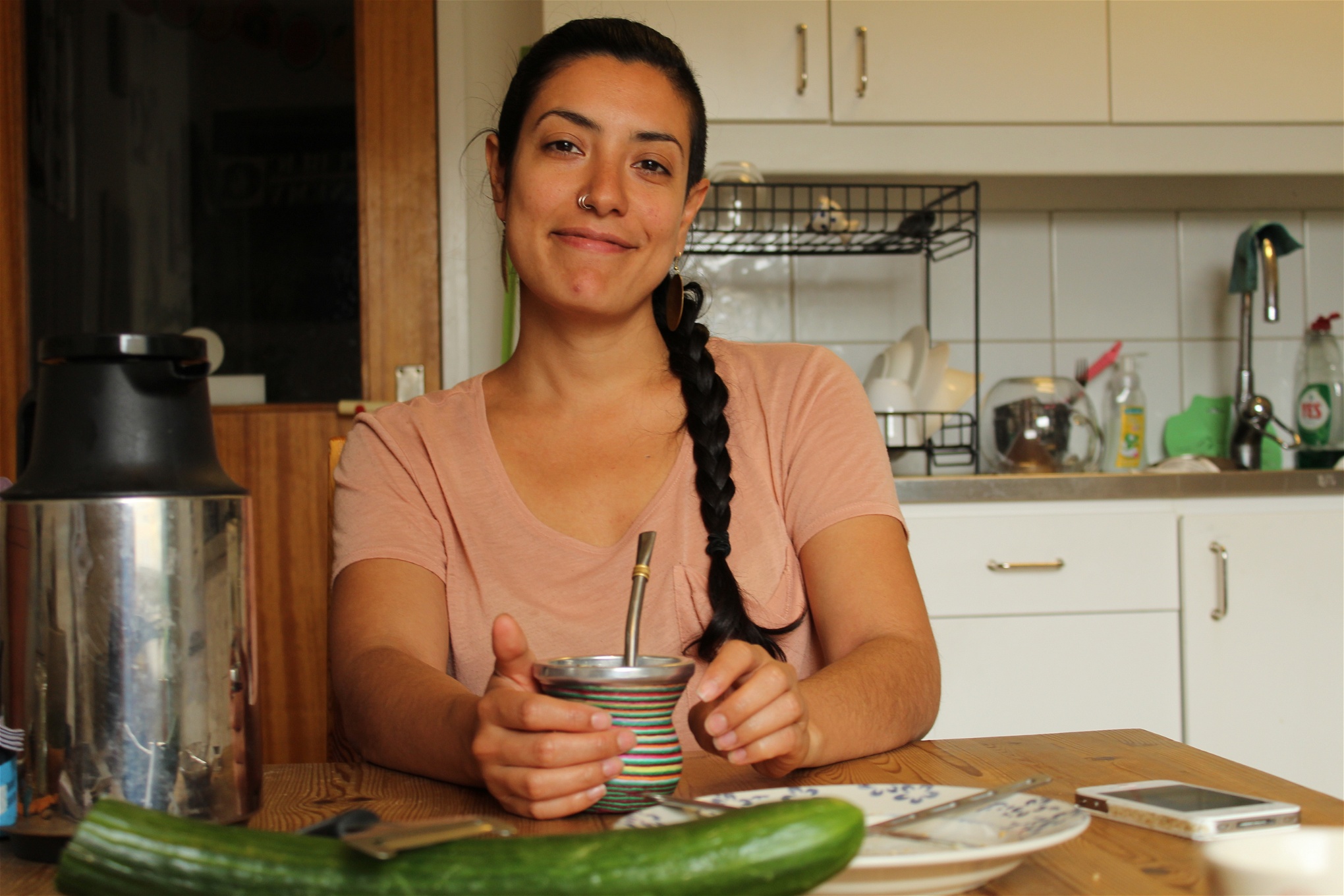 Maria­nella Monzon bor i en evakueringslägenhet på korttidskontrakt i Hagsätra.
