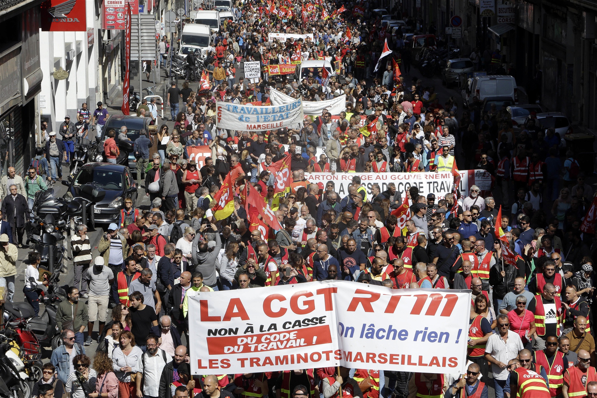 Marseilles gator var fyllda i den landsomfattande arbetarprotesten.