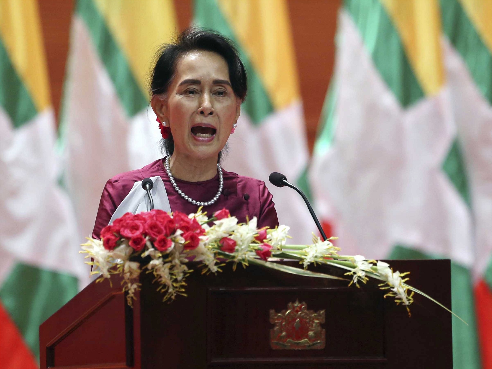 Burmas ledare Aung San Suu Kyi håller tal till nationen den 19 september i år. Men inte ett ord om den burmesiska arméns utrensning av den muslimska minoriteten rohingya, bara att hon 
