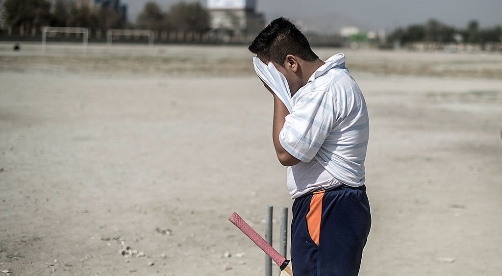 Lagkaptenen Mohammed Mehdi vill följa sin cricketdröm men familjen vill att han ska studera.