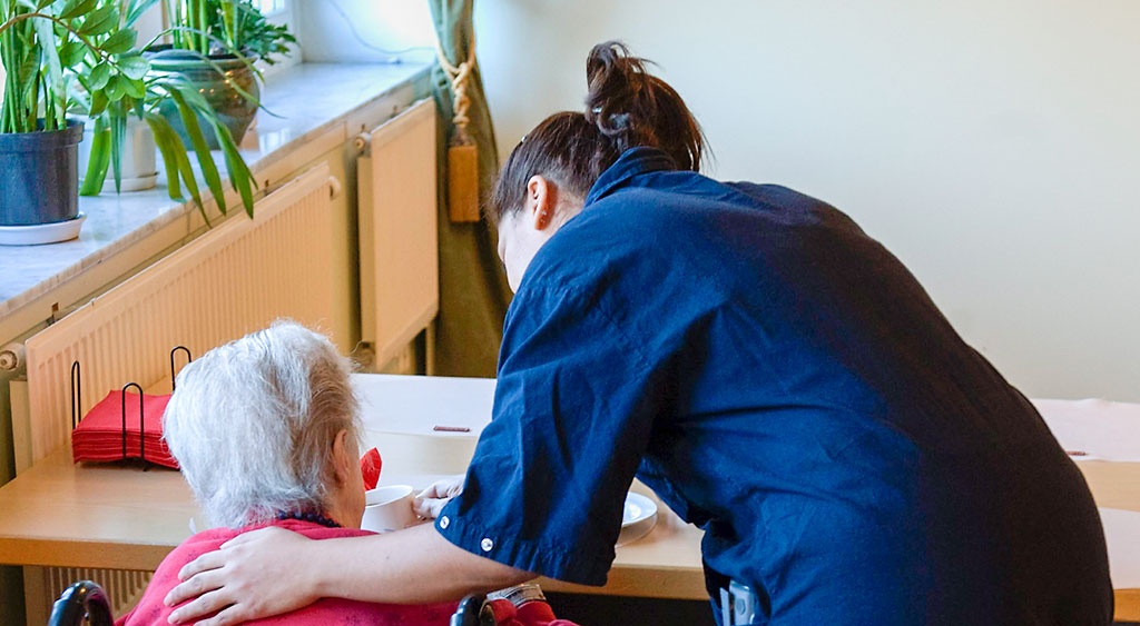 En studie utförd av Sveriges Kommuner och Landsting, SKL, visar att det behövs 22 5000 personer inom vården fram till år 2023. Behoven finns inom alla områden, men är som störst när det gäller undersköterskor inom äldreomsorgen.