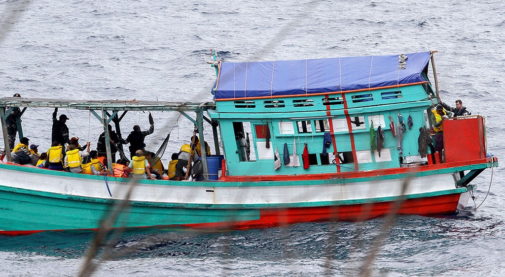 April 2013. En fiskebåt med vietnamesiska asylsökande utanför Australien, nära Christmas Island.