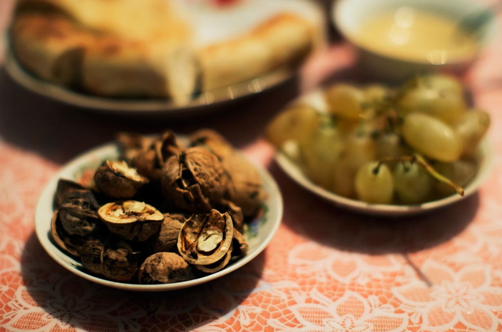  I Arslanbob serveras alltid en skål med valnötter till middagen.
