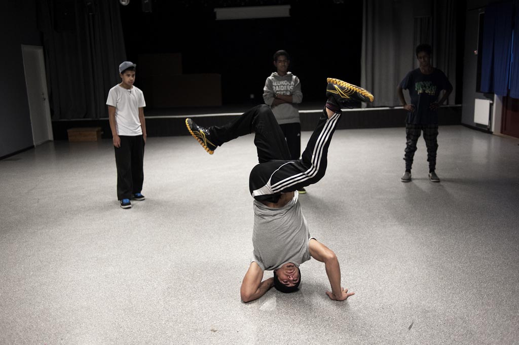 Breakdance på Helges, fritidsgården som kallats ”Andersbergs sociala och kulturella själ och hjärta”.