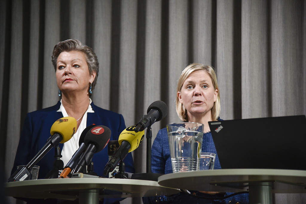 Statsråden Ylva Johansson (S) och Magdalena Andersson (S) håller pressträff där de föreslår införandet av 