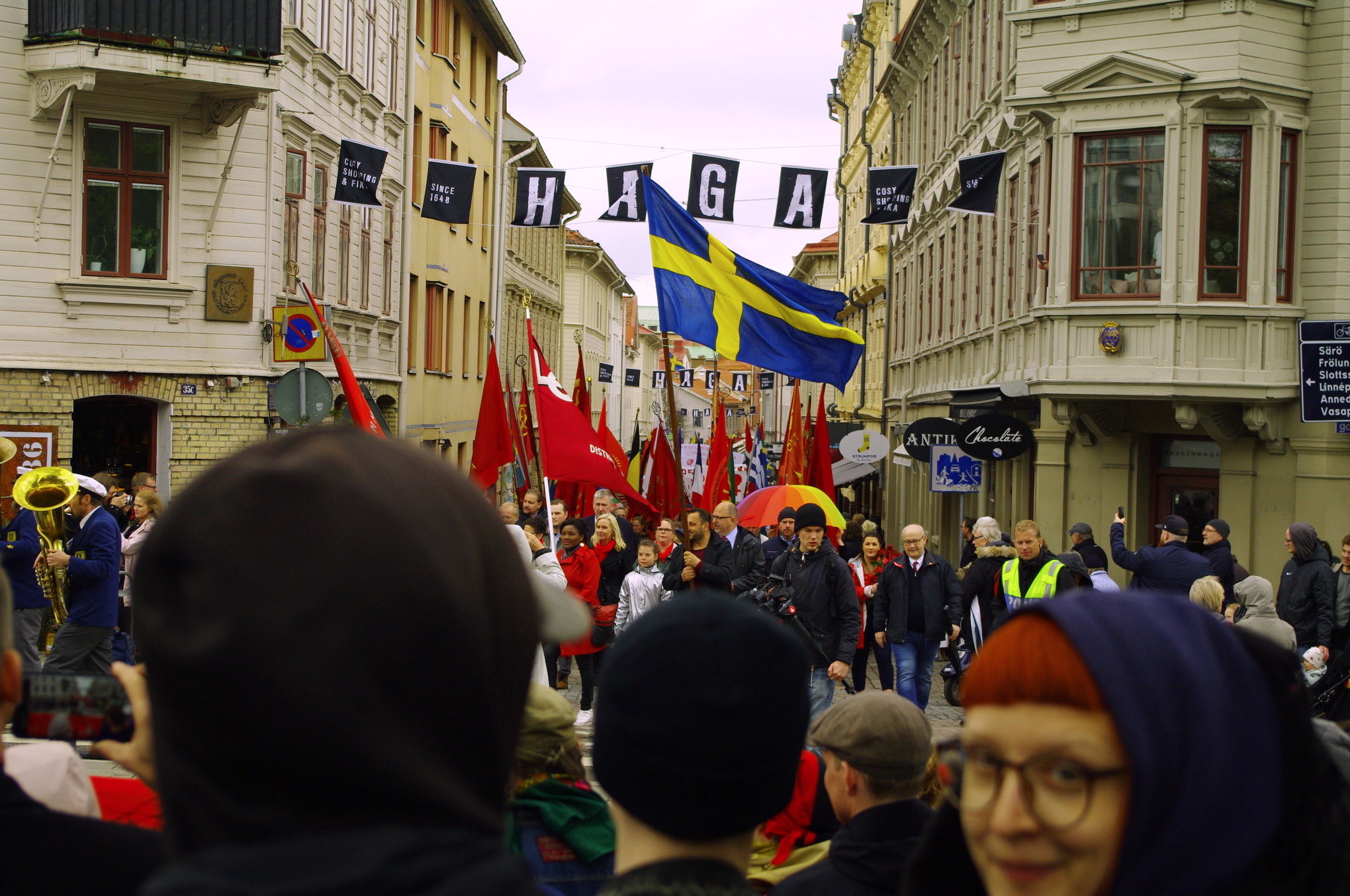 Socialdemokraternas tåg i Göteborg och nätverket Försvara strejkrätten var på plats.