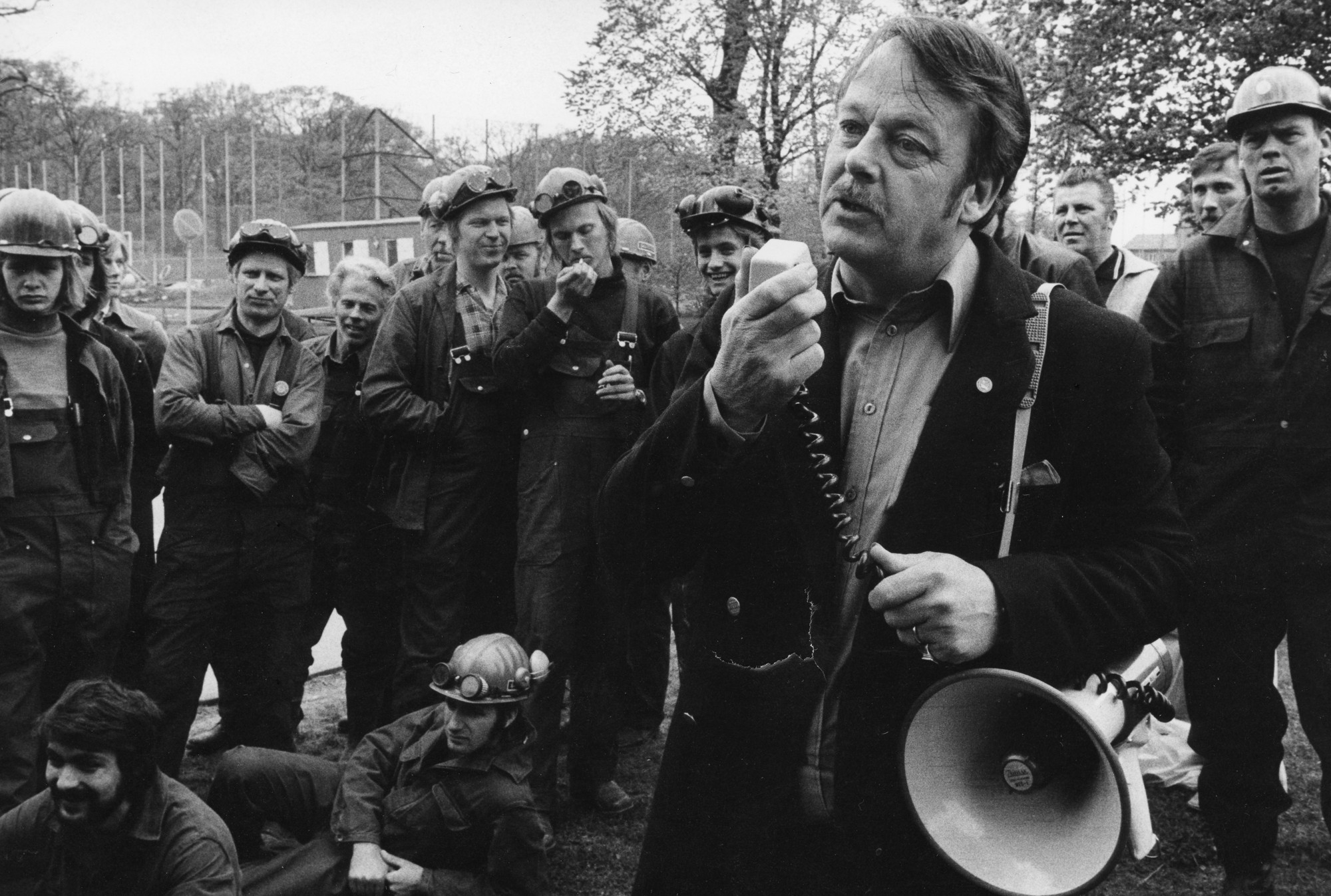 Hamnarbetarstrejken 1974. I mitten med megafonen Kurt ”Kocken” Lundberg, ordförande i Hamnarbetarförbundets avdelning 4, Göteborg.