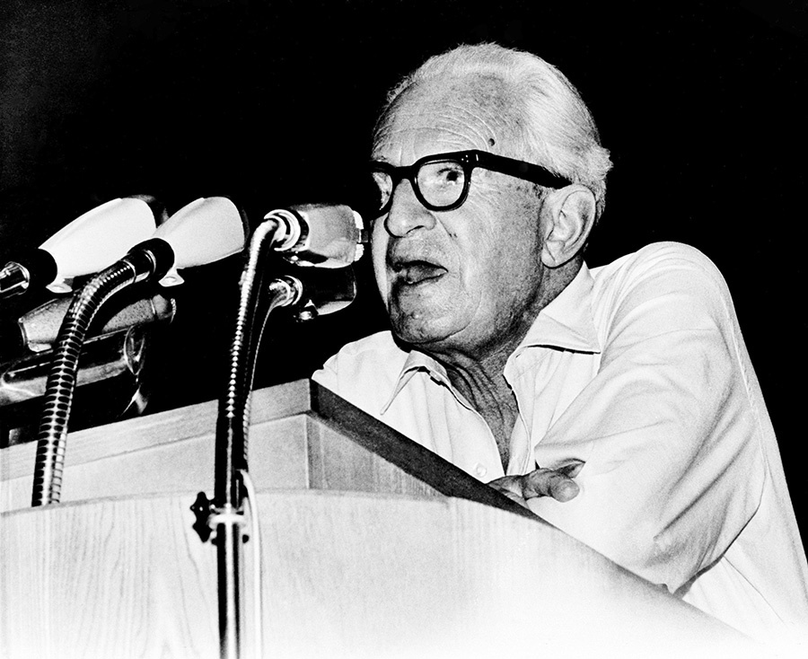 Herbert Marcuse, tysk marxistisk professor, under ett anfö­rande på Freie Universität Berlin 1968. Marcuse både inspi­­re­rade 68-rörelsen och blev frånsprungen av delar av den.