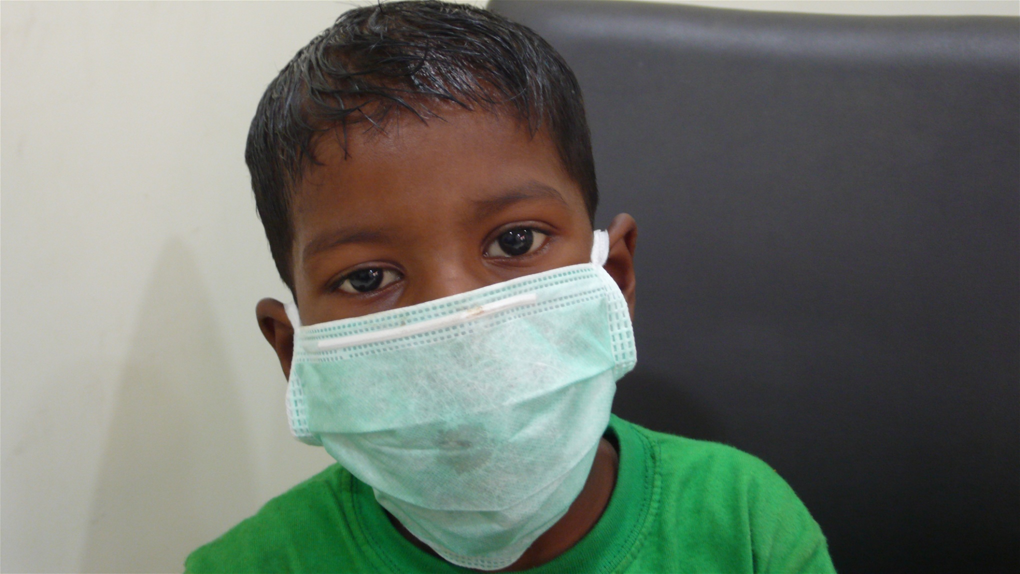 En åttaårig pojke med hög feber på Läkare utan gränsers klinik.