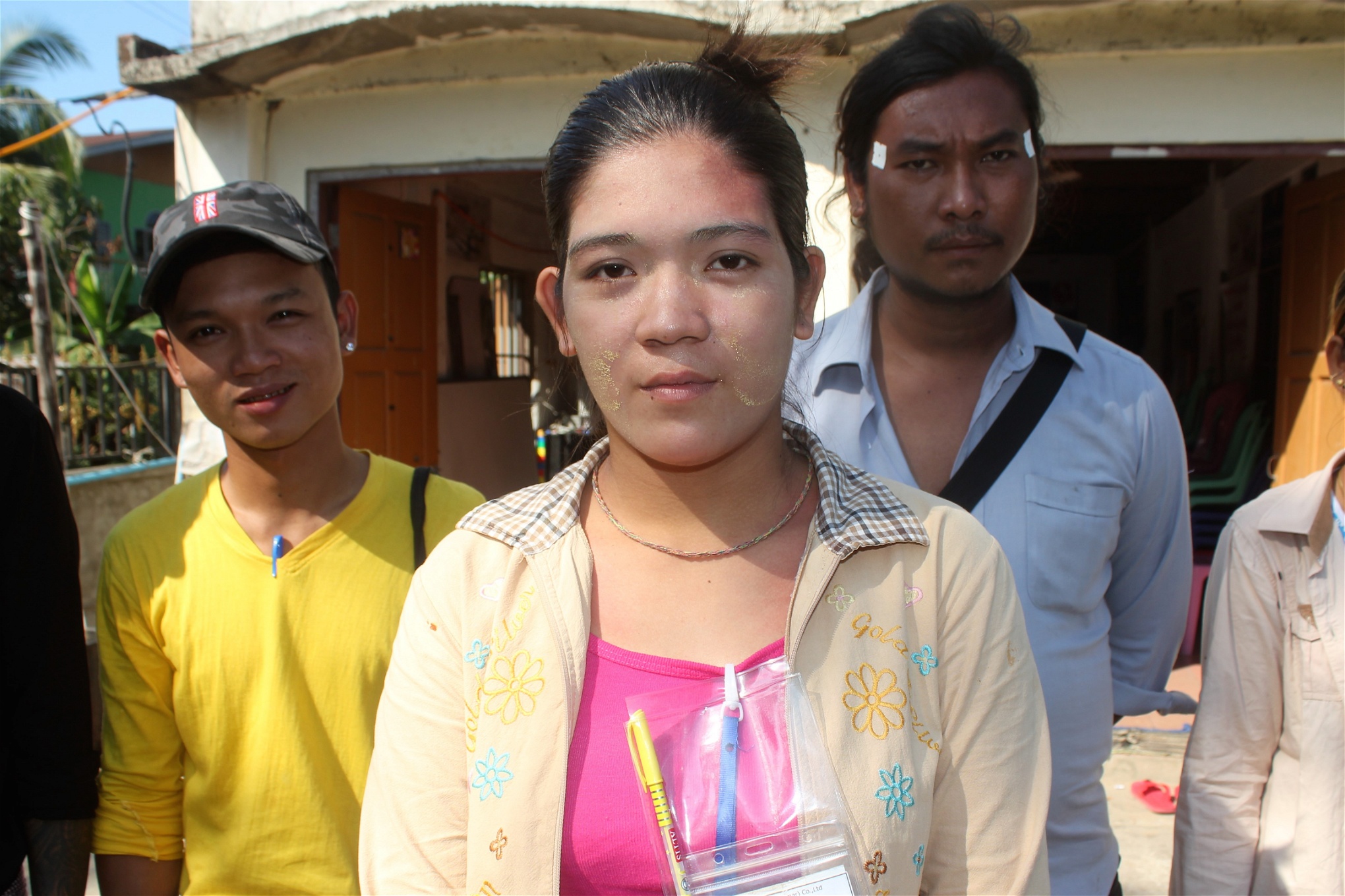 22-åriga Htoo Shwe Sin arbetar på en kinesiskägd textilfabrik i Yangon och är med i facket. I september strejkade hon och hennes arbets­kam­rater för att stoppa sexuella trakasserier och orättvisa löneavdrag.