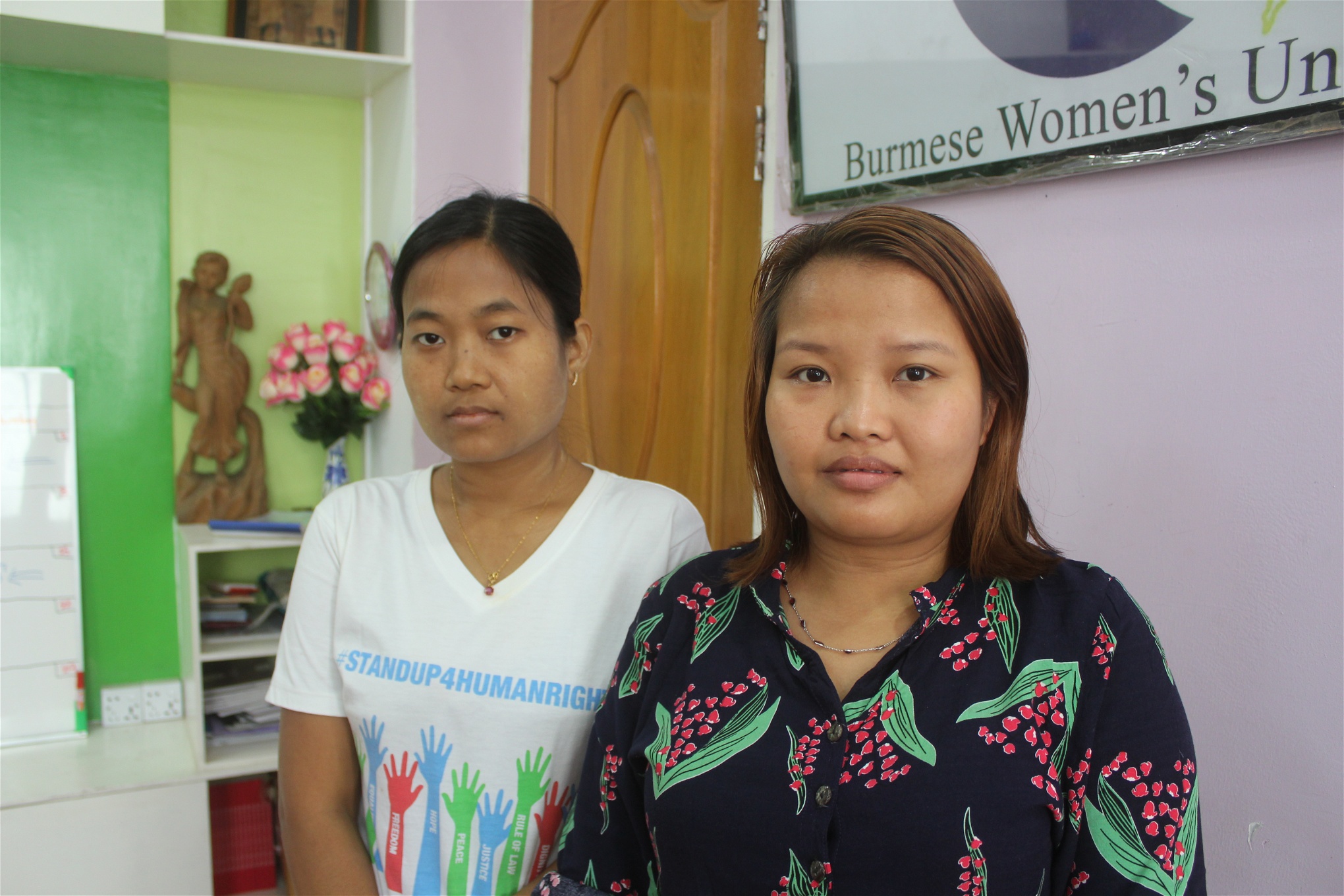 Yin Myo Hlaing (till vänster) är generalsekre­te­rare i Burmese Women’s Union, BWU, och Naw Hel Lay Paw är samordnare för påverkansarbete.