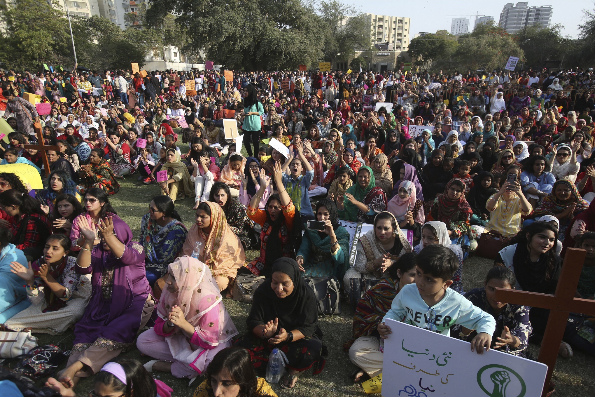 Tusentals kvinnor demonstrerade den 8 mars  i Karachi.