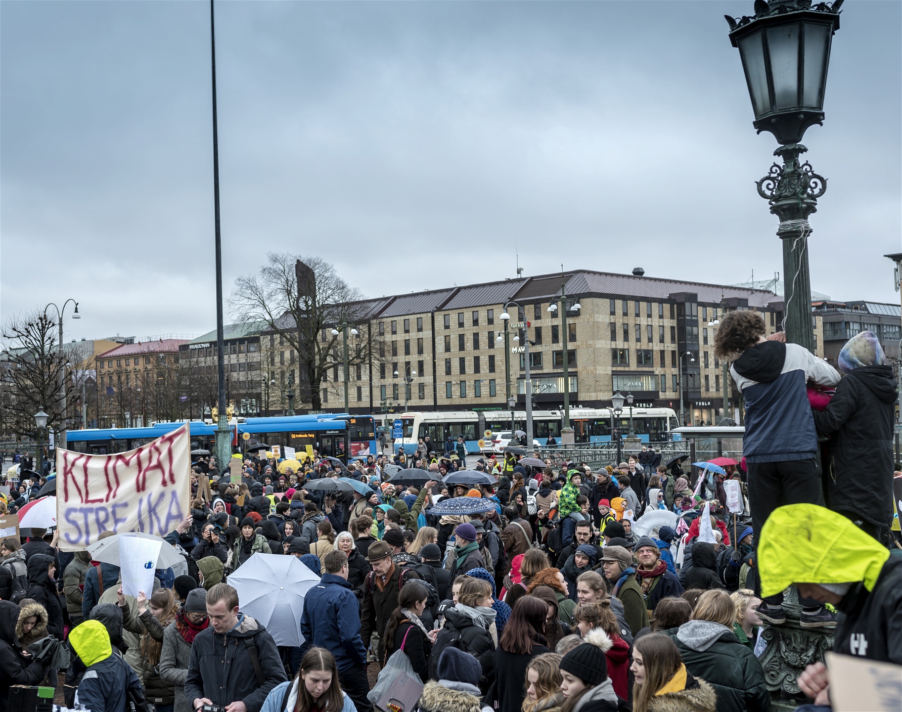 Skolstrejk för klimatet på Gustav Adolfs torg i Göteborg. 