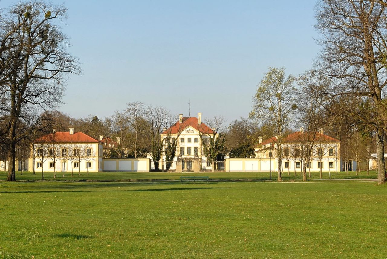 Den första större sammankomsten hölls i oktober 2014 på slottet Fürstenried utanför München i Tyskland. 