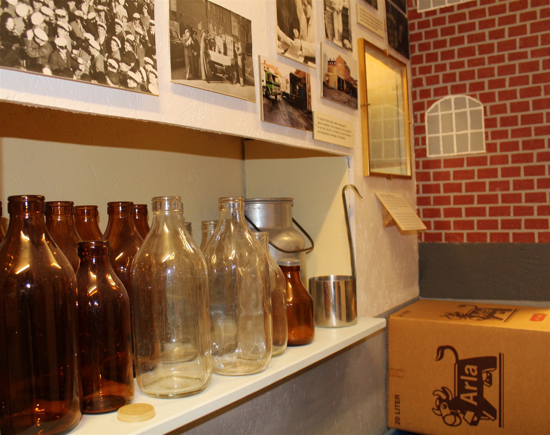 Mjölkförpackningar genom tiderna från Arla är ett av utställningsobjekten på museet.
