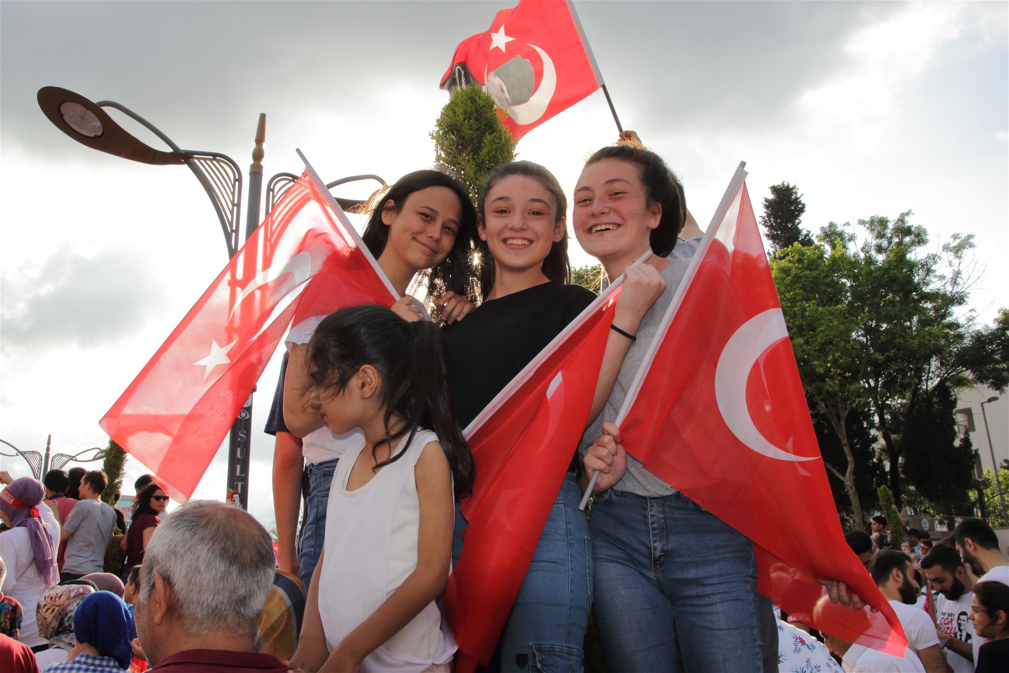 Den socialdemokratiska oppositionen har rönt stor popu­laritet bland Istanbulbor som är trötta på AKP:s långa makt­ innehav, även hos de som inte ens minns tiden före Erdoğan.