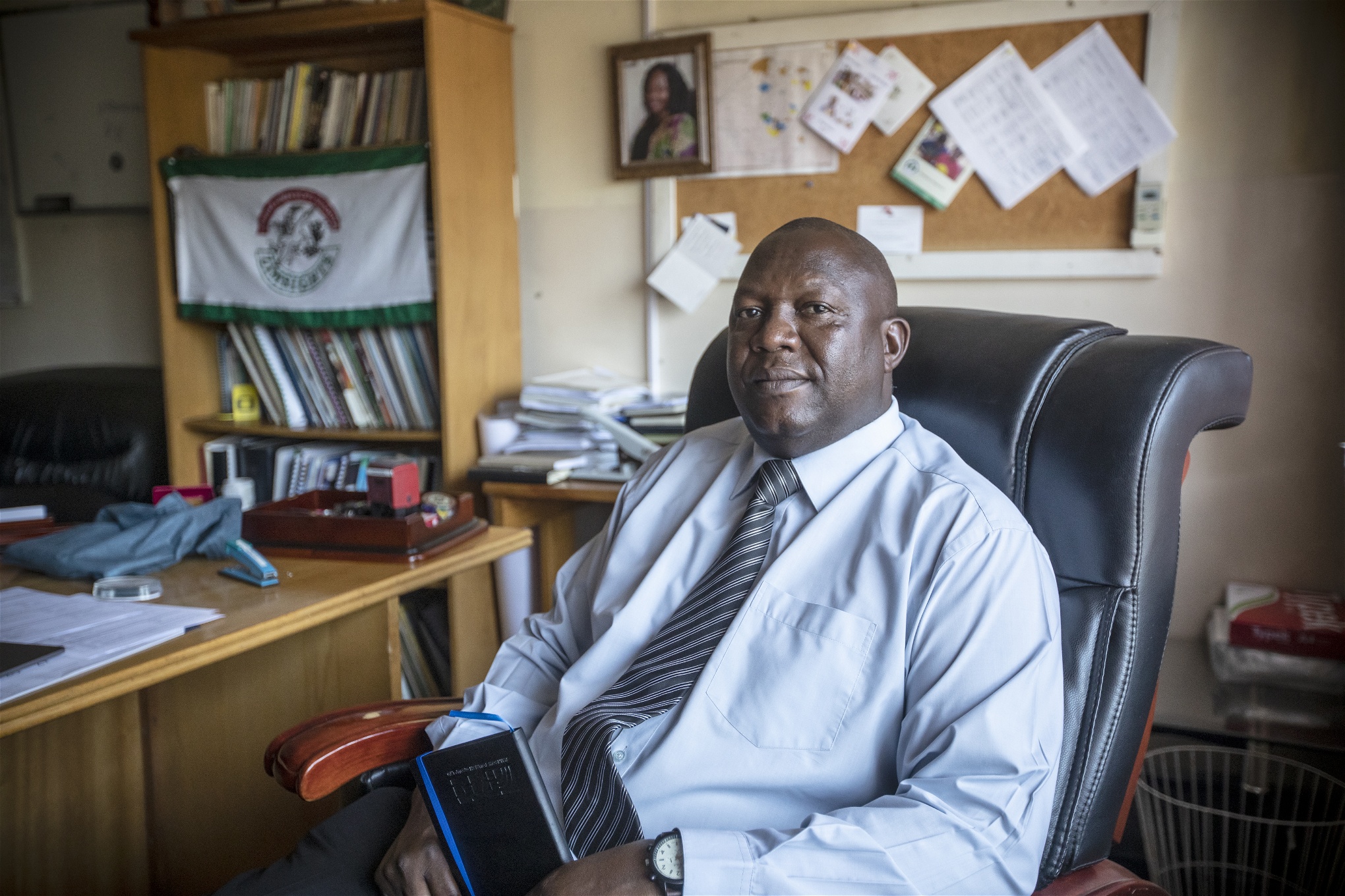 Okay Machisa, ledare för människorättsorganisationen Zimrights i Harare. 
