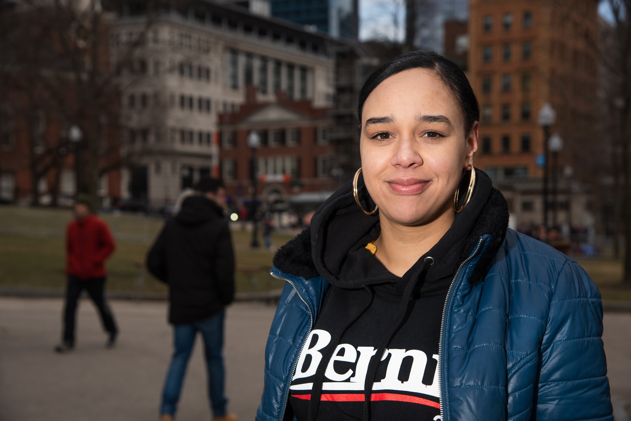  – Latinamerikanska väljare letar efter någon som bryr sig om immigranters rättigheter, säger Natalie Medrano, som har rötter i Dominikanska Republiken och som just varit och tittat på Bernie Sanders kampanjmöte i Boston. 