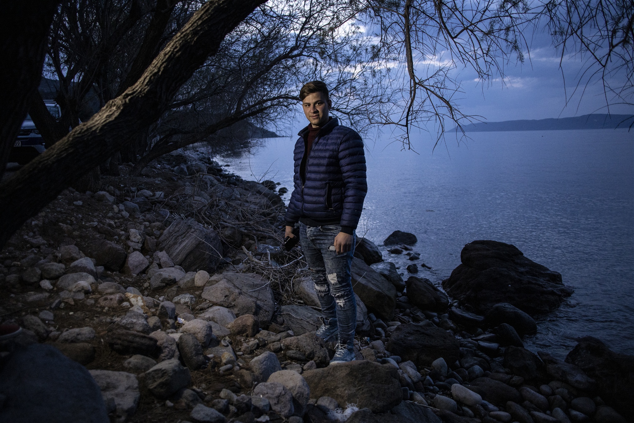 Foto: Valerio NicolosiAyman är 20 år och växte upp i Aleppo, Syrien. Han flydde tillsammans med många andra i en gummibåt från Turkiet till Lesbos. 