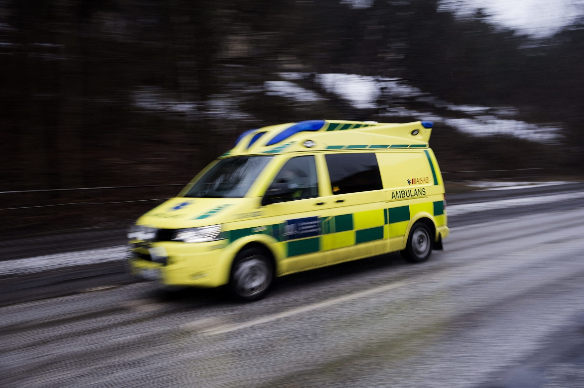 Ambulans förde mannen till sjukhus i Gävle