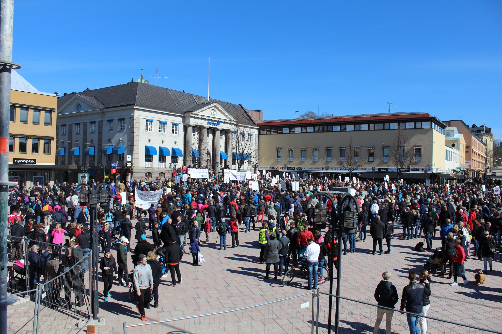 Foto: Desirée Enlund  Demonstrationen "Ådalen reser sig" den 24 april 2016 i Härnösand samlade tiotusentals människor.