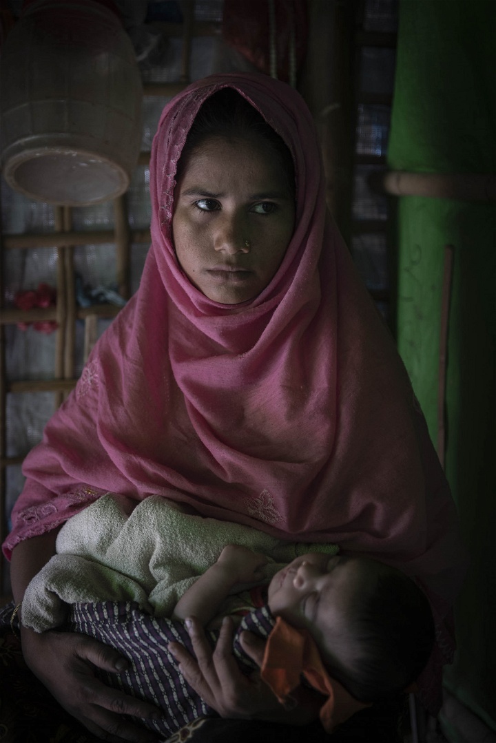 Dilbahar födde sin son Abdul Hafiz i hennes hem i Balukhali flyktingläger under 2018. Foto: Troy Enekvist