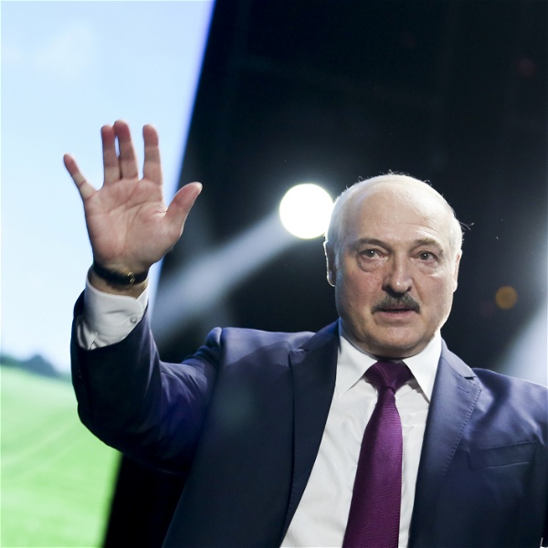 Belarus diktator Alexander Lukasjenko under ett framförande i Minsk.