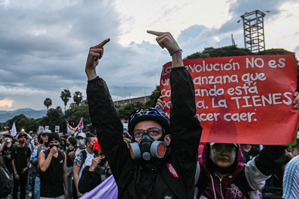 Fackföreningar, människorättsaktivister och studenter har den senaste veckan återupptagit de stora demonstrationerna i Colombia.