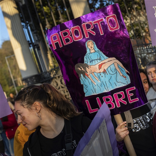 Spanska kvinnor demonstrerar för rätten till fri abort.