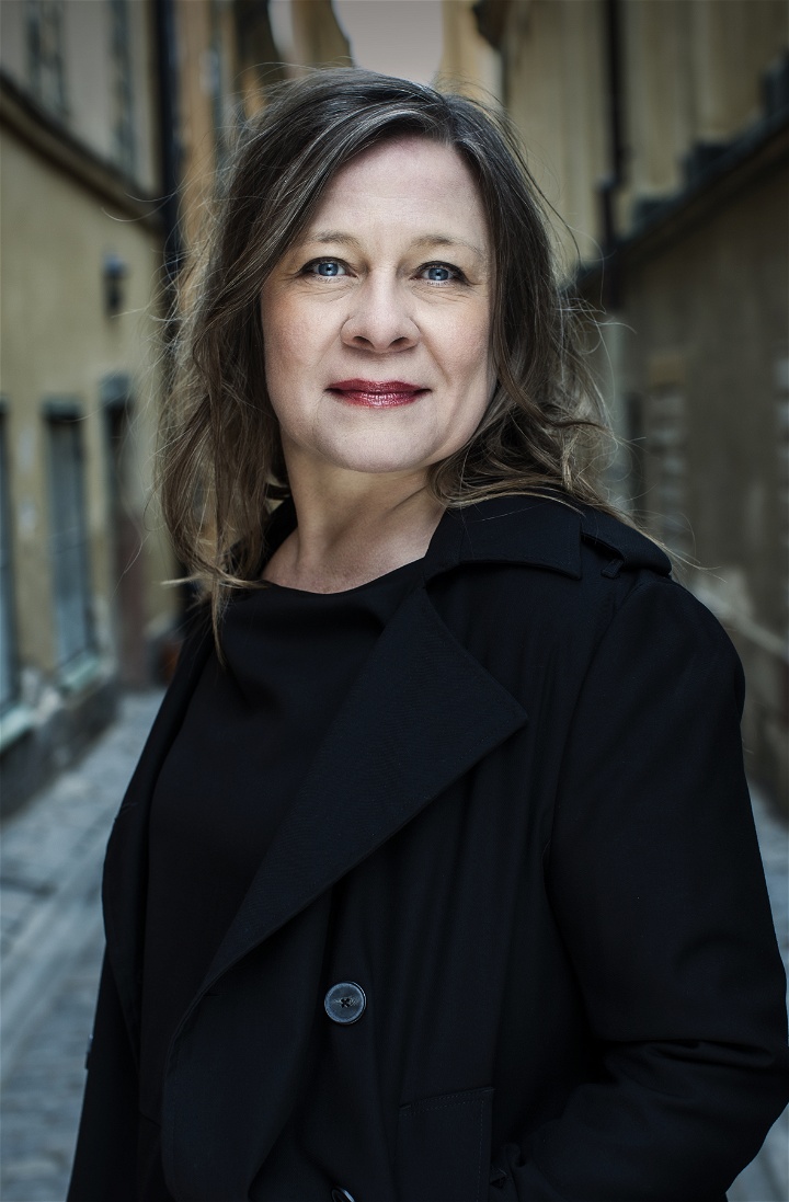 Carin Carlsson har skrivit texterna i Kvinnosaker. Foto: Caroline Andersson
