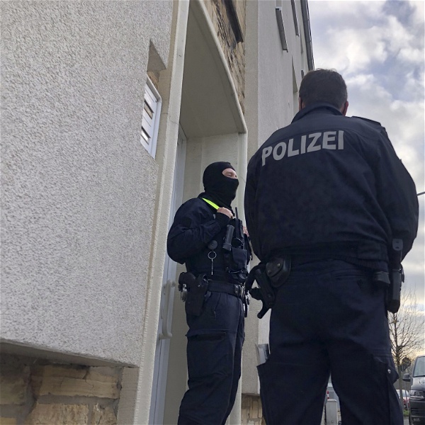 Österrikes polis genomförde razzia mot nazister