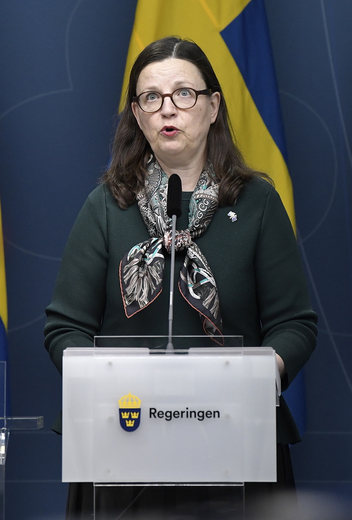 Utbildningsminister Anna Ekström i regeringens talarstol vid pressträff 20210107