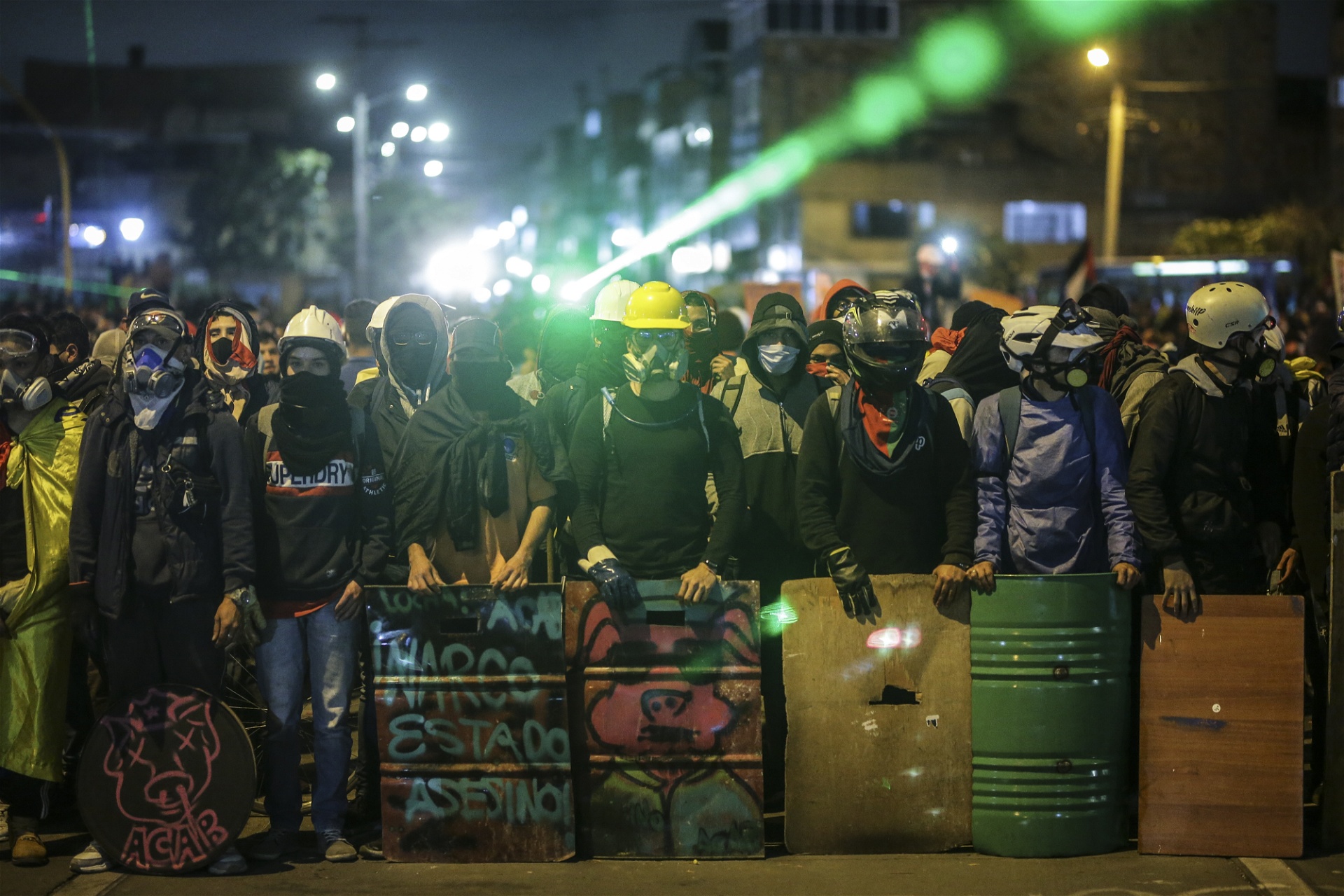 Demonstranter i Bogota under en antiregeringsmarsch på torsdagen.