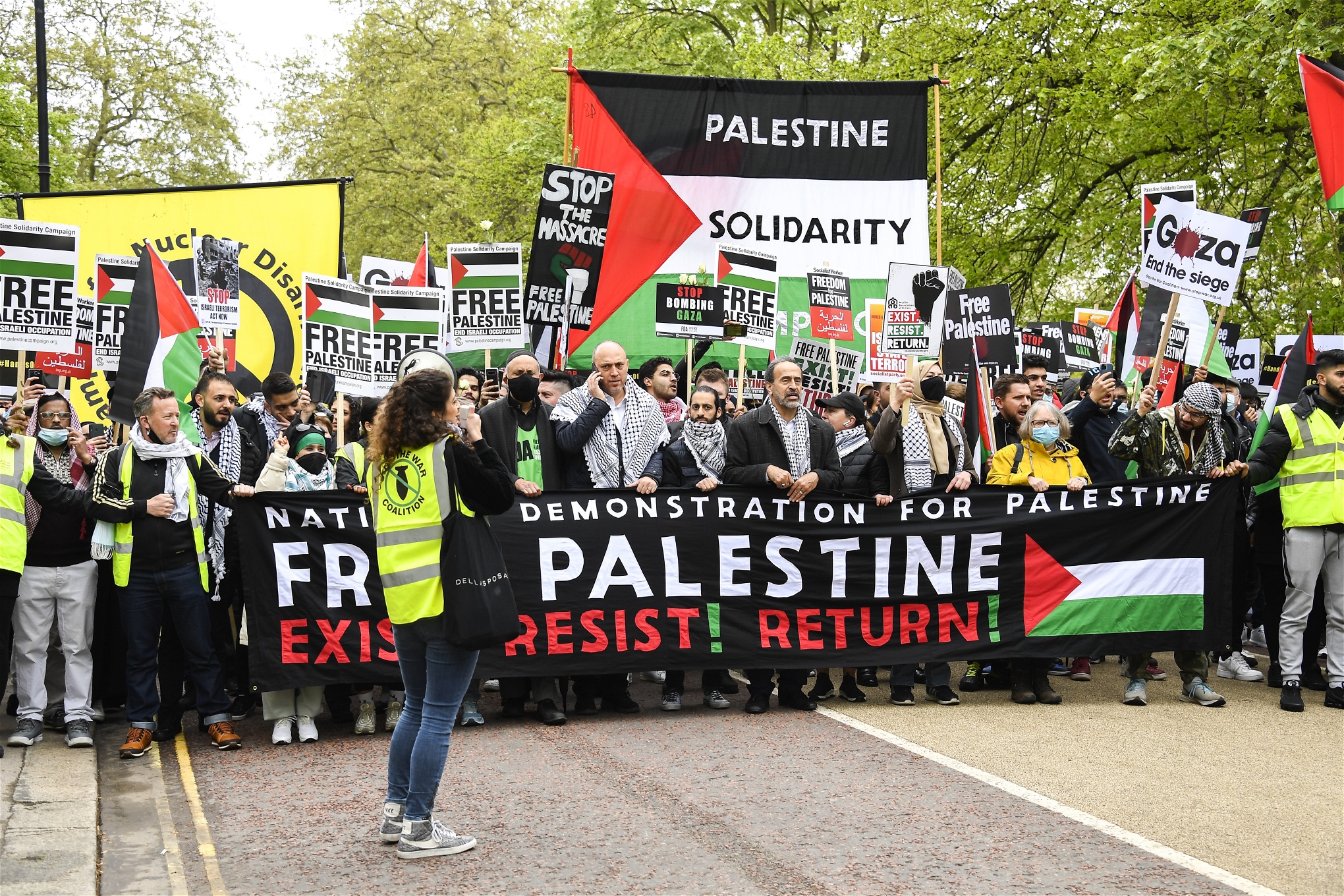 Britter demonstrerar mot Israels bombningar av Gaza