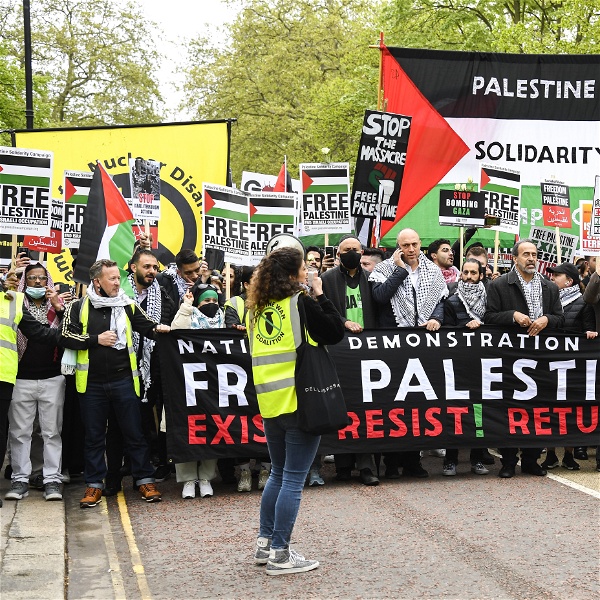 Britter demonstrerar mot Israels bombningar av Gaza