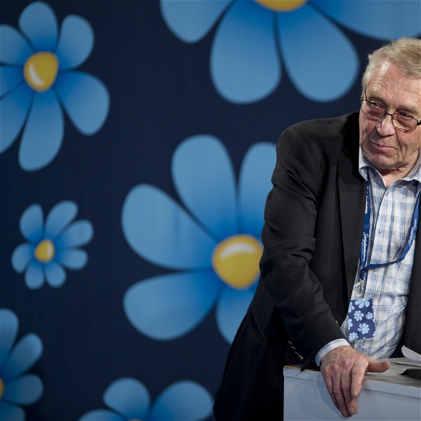 Sverigedemokraten Bertil Malmberg i talarstolen
