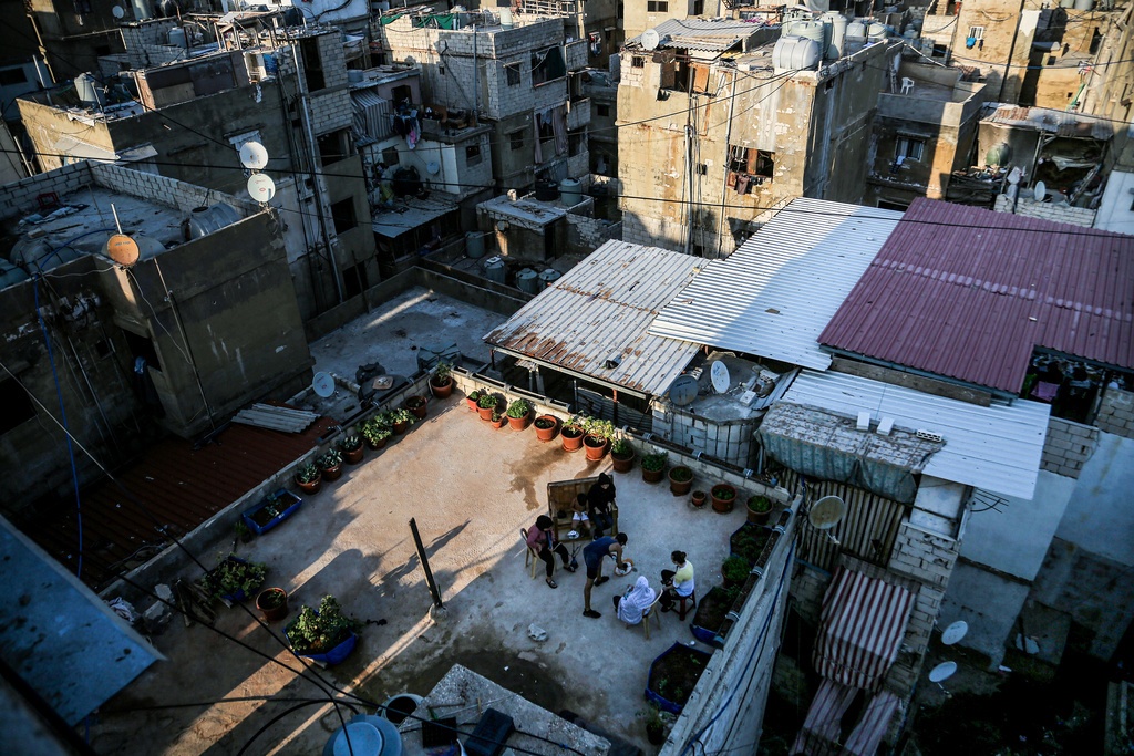 Foto: Marwan Naamani/TTFlyktinglägret Shatila i södra Beirut i Libanon inrättades ursprungligen för flyktingar fördrivna under Israels fördrivning av palestinier 1948. I dag uppgår invånarantalet till över 20 000 personer på en yta ungefär lika stor som Liseberg. 