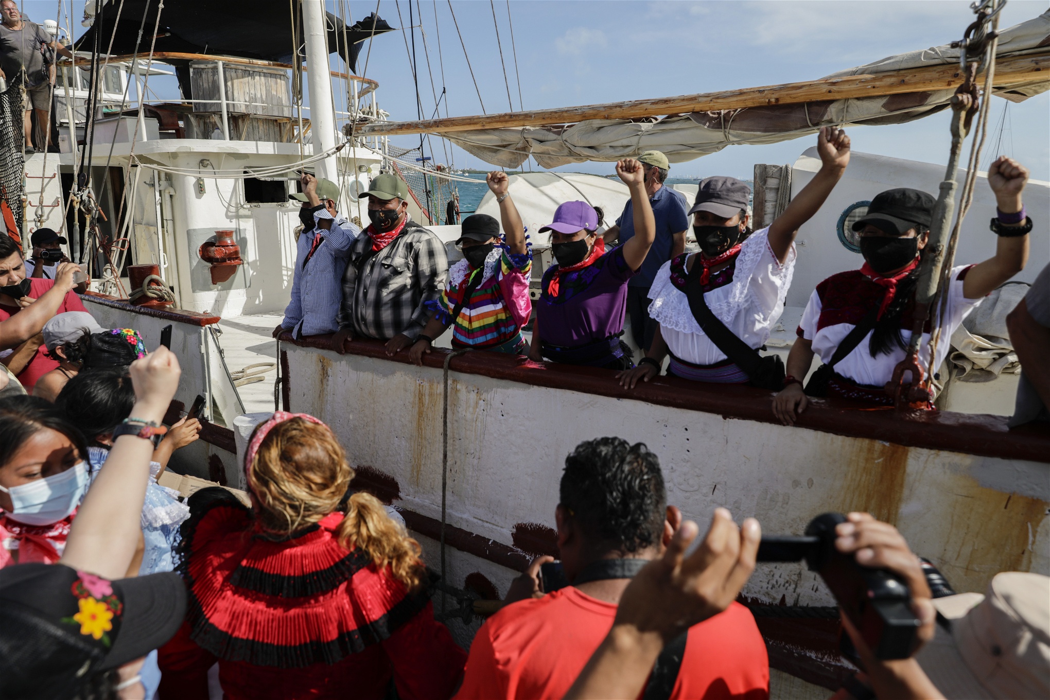 Delar av delegationen färdades till Europa med båt. Foto: Eduardo Verdugo/ TT