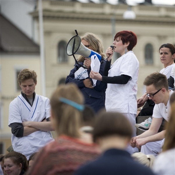 Sjuksköterskestudenter protesterar i Göteborg
